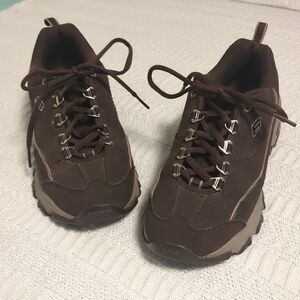 Skechers D’Lites Play On Sneakers 7 Brown Suede Lace Up Memory Foam Comfort